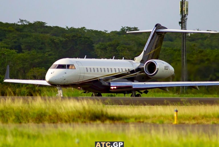 BD-700-1A10 Flexjet N93FX