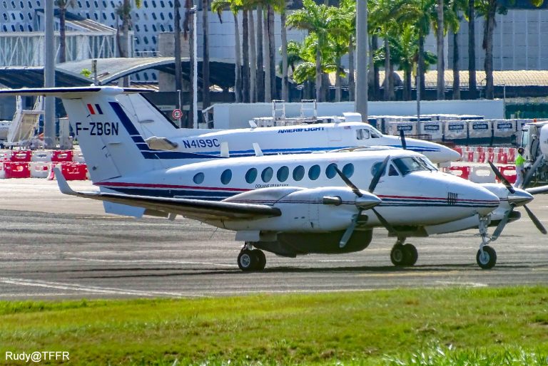 B300 Douanes Françaises F-ZBGN