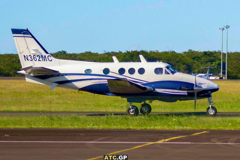 Beechcraft C90 N362MC