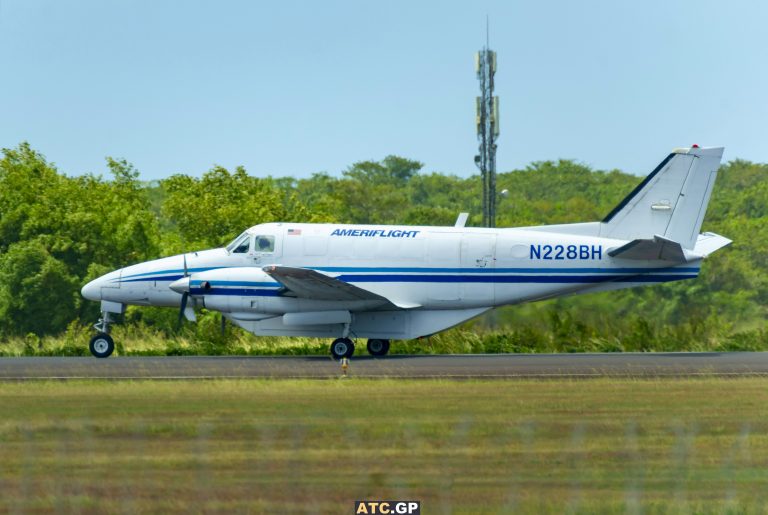 Beechcraft C99 Ameriflight N228BH