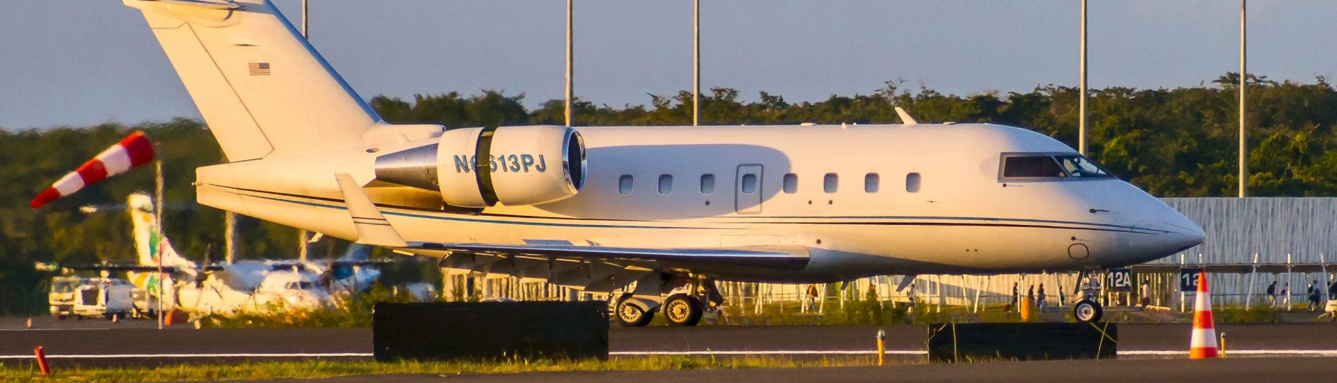 Challenger 600 Paragon N613PJ