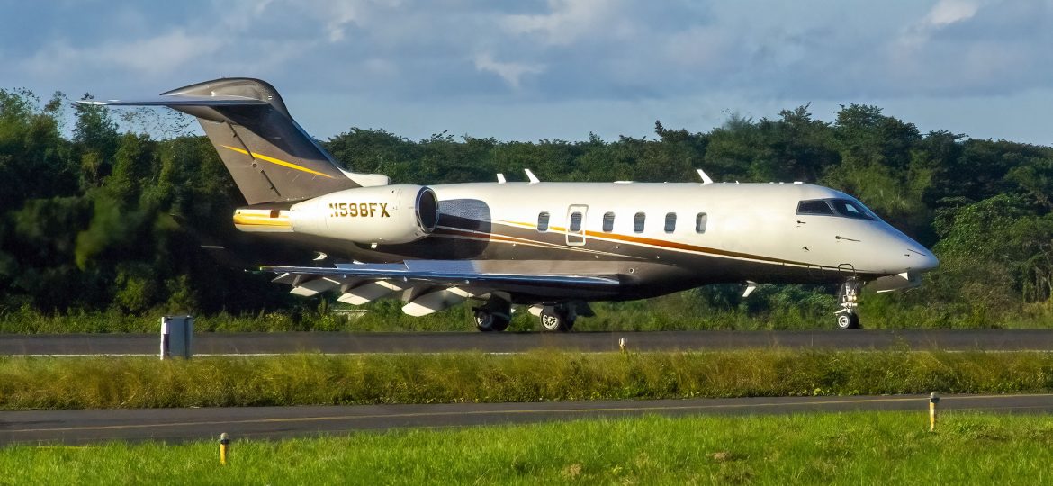 Challenger 350 Flexjet N598FX
