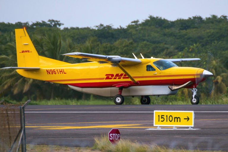 Cessna 208B DHL N961H