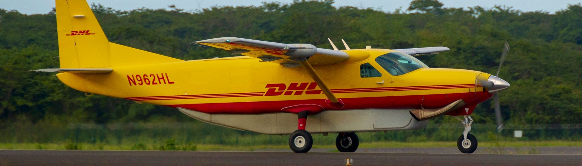 Cessna 208B DHL N962HL