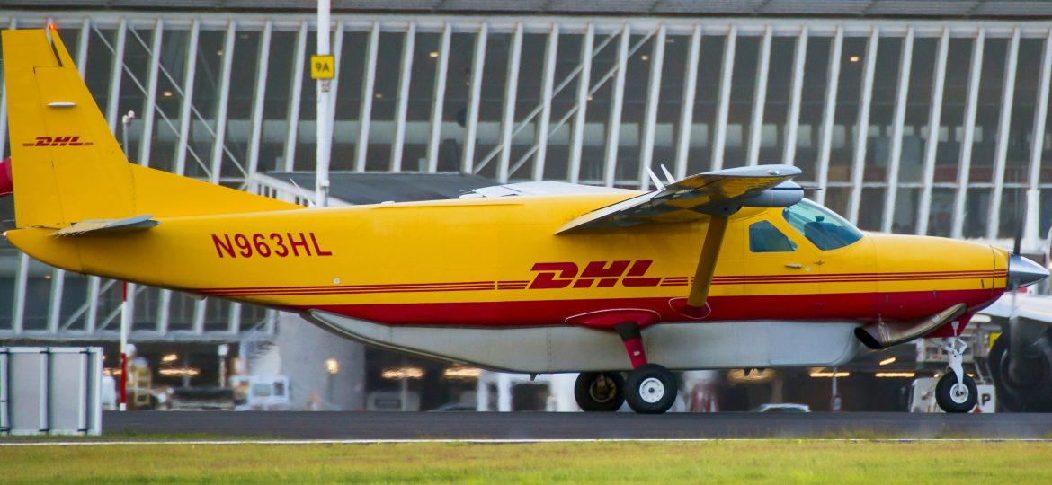 Cessna 208B DHL N963HL