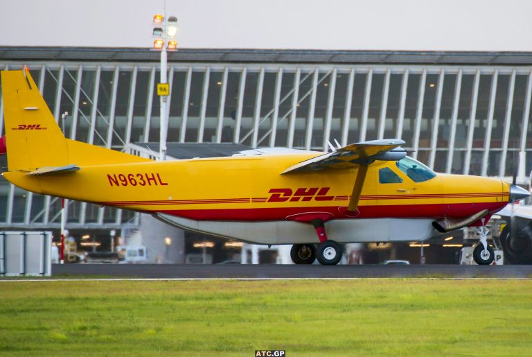 Cessna 208B DHL N963HL