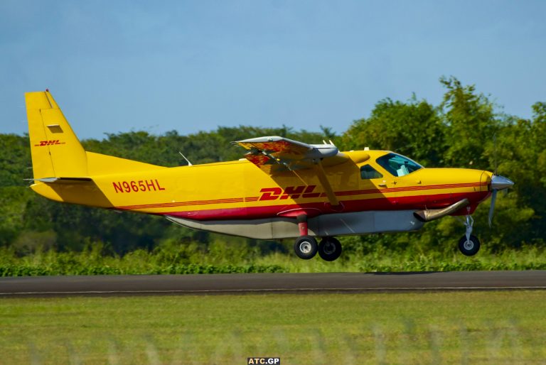 Cessnal 208B DHL N965HL