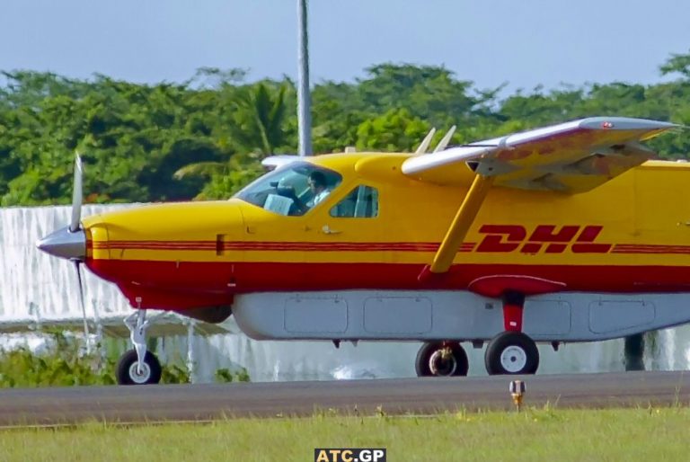 Cessnal 208B DHL N966HL