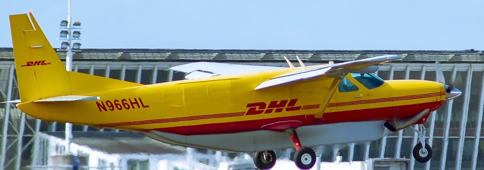 Cessna 208B DHL N966HL