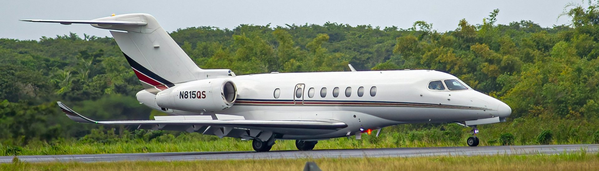 Cessna 700 NetJets N815QS