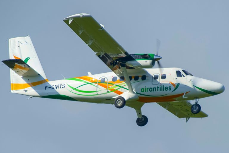 DHC-6-400 Air Antilles F-OMYS