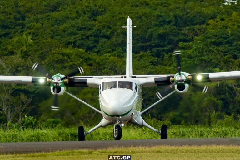 DHC-6-400 Air Antilles F-OMYS