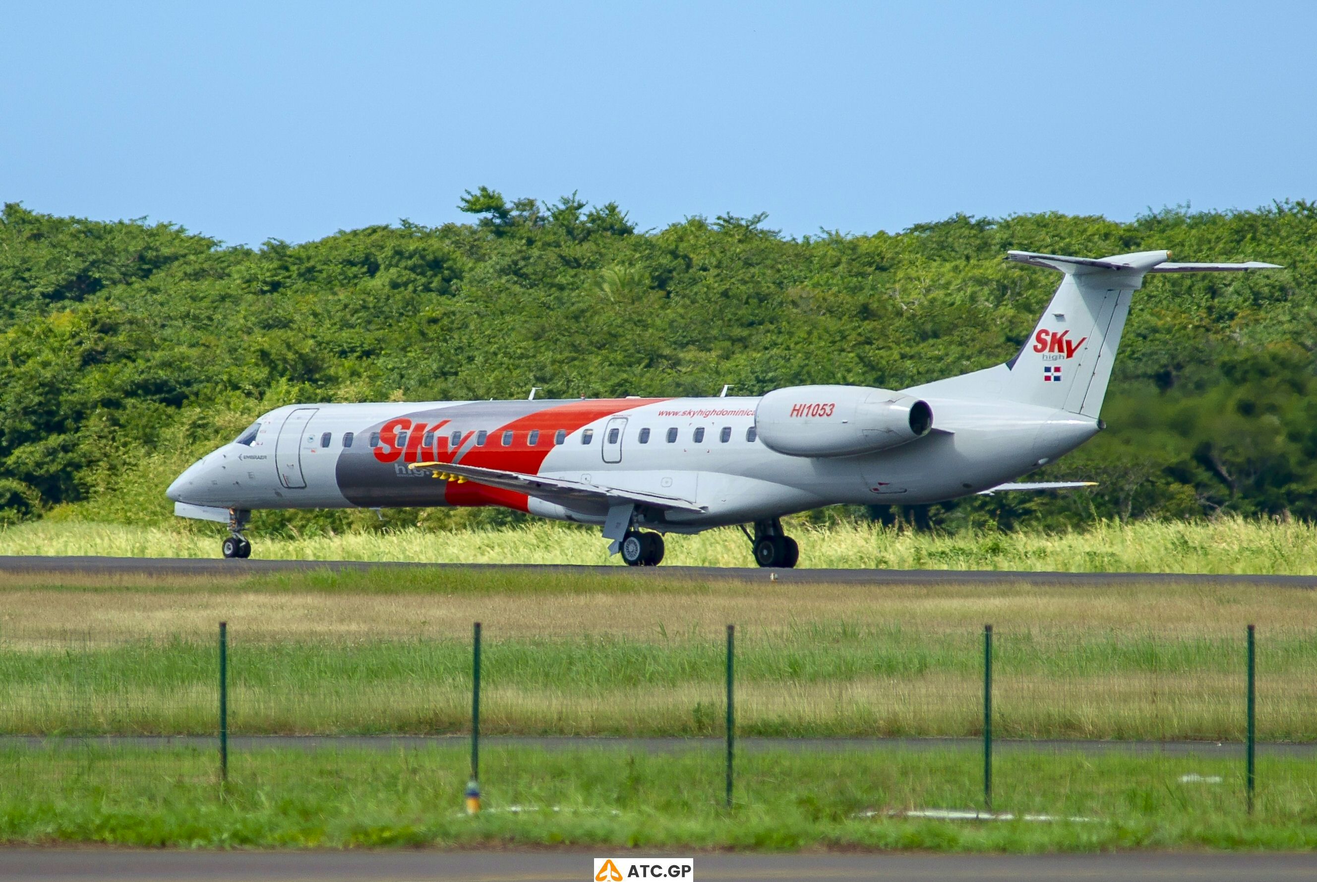 ERJ-145LR Sky High HI1053