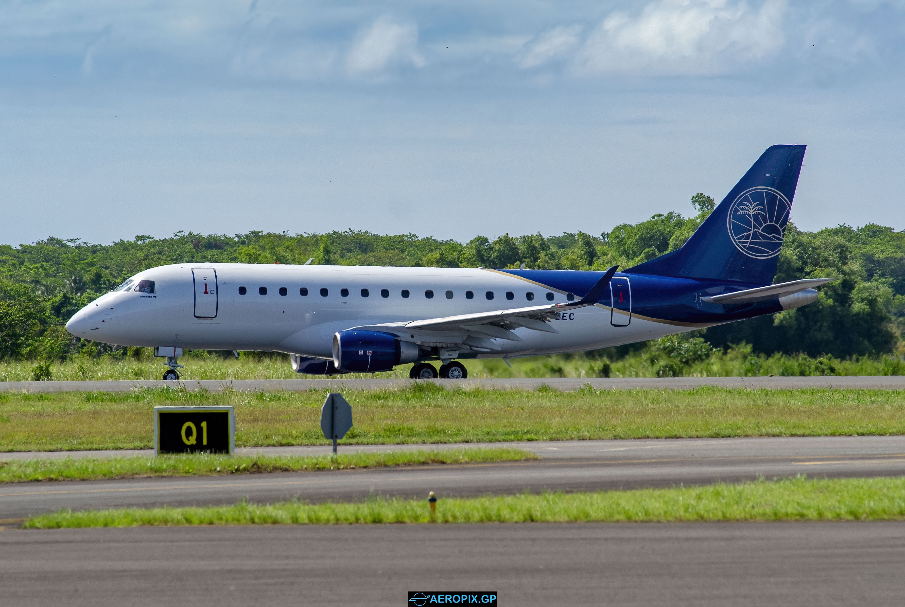 ERJ170-LR Aurora Anguilla VP-BEC
