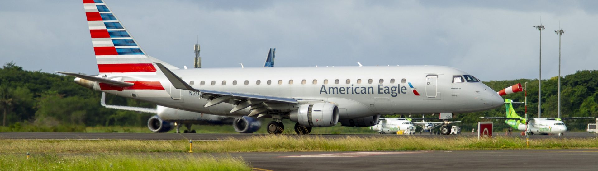 ERJ-175LR American Eagle N207AN