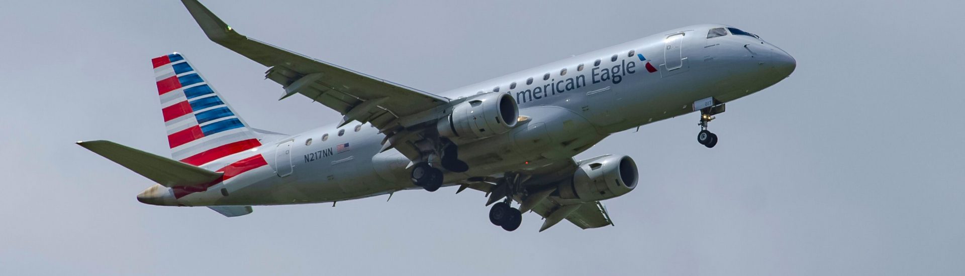 ERJ-175LR American Eagle N217NN