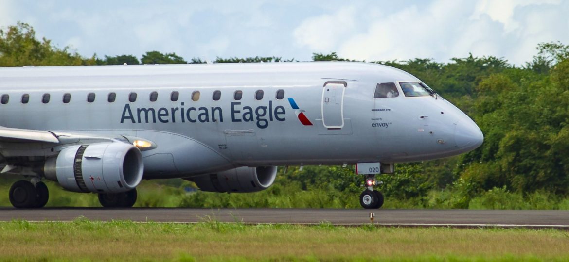ERJ-175LR American Eagle N220NN