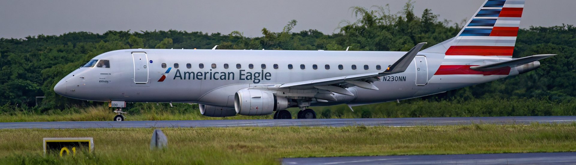 ERJ-175LR American Eagle N230NN