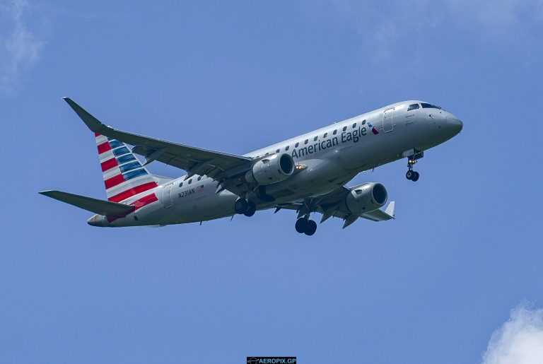 ERJ-175LR American Eagle N231AN