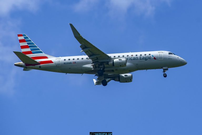 ERJ-175LR American Eagle N231AN