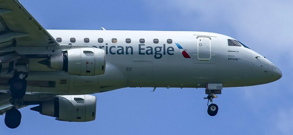 ERJ-175LR American Eagle N231AN