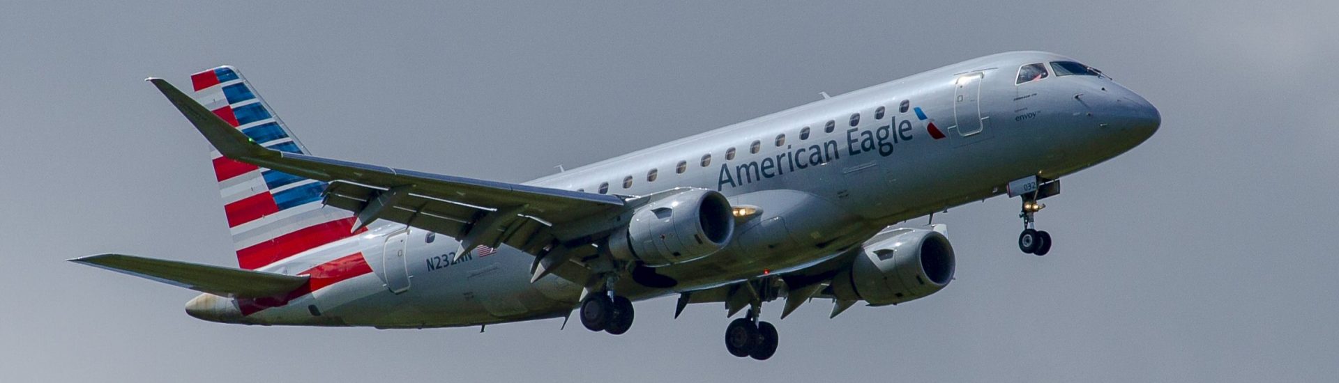 ERJ-175LR American Eagle N232NN