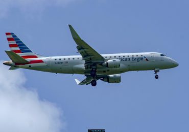 ERJ-175LR American Eagle N240NN