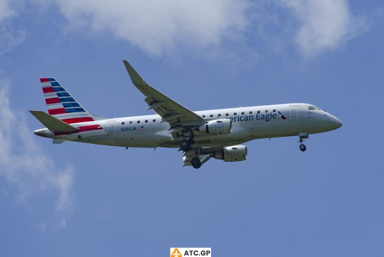 ERJ-175LR American Eagle N284JN