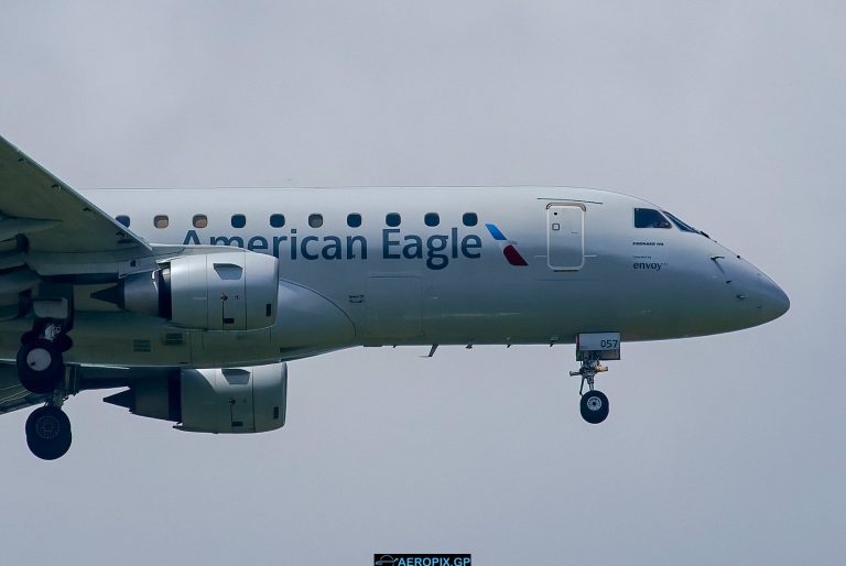 ERJ-175LR American Eagle N257NN