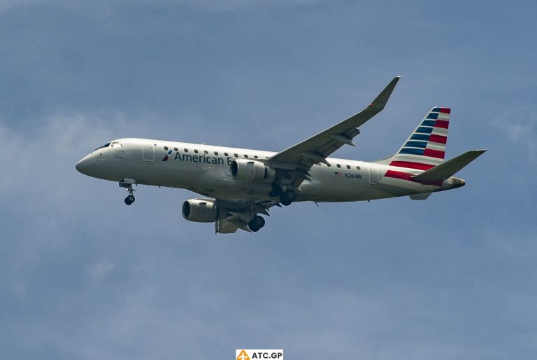 ERJ-175LR American Eagle N261NN