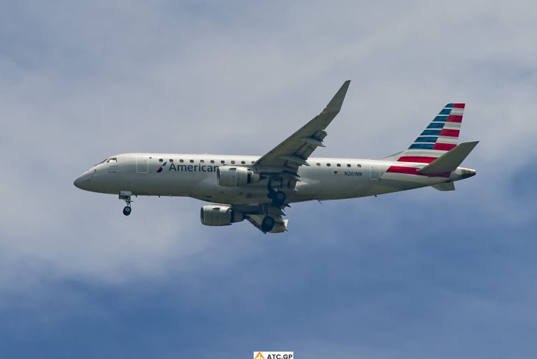 ERJ-175LR American Eagle N261NN