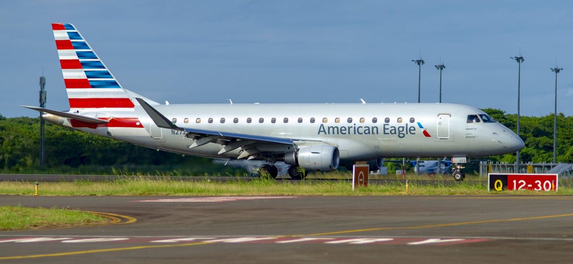 ERJ-175LR American Eagle N272NN