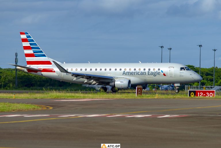 ERJ-175LR American Eagle N272NN