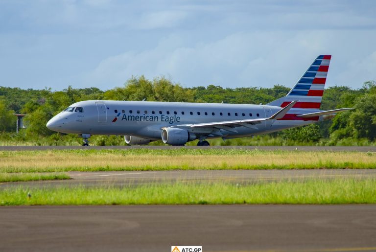 ERJ-175LR American Eagle N272NN