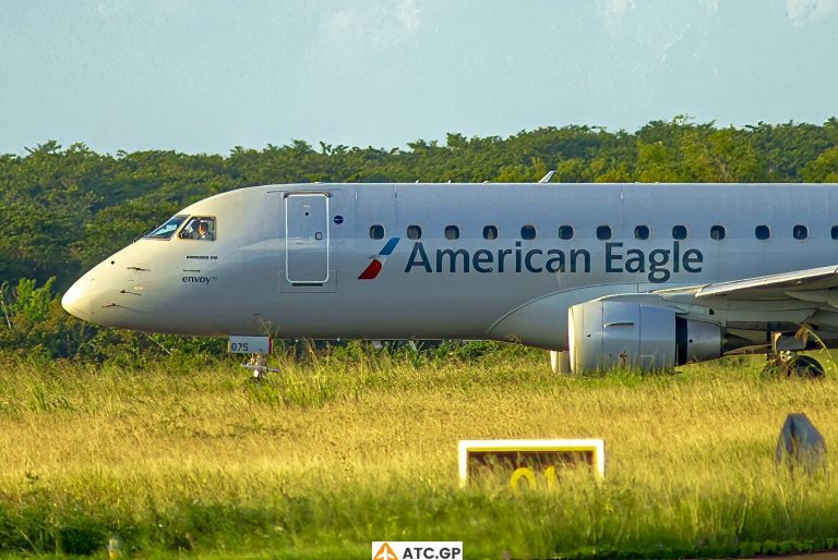 ERJ-175LR American Eagle N275NN