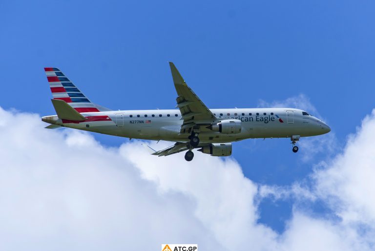 ERJ-175LR American Eagle N277NN