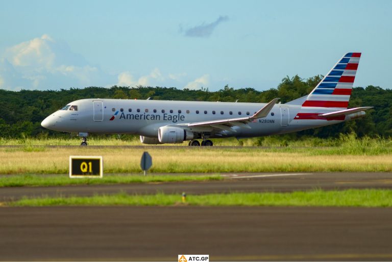 ERJ-175LR-American-Eagle-N280NN-20220115_03AP.jpg