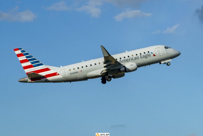 ERJ-175LR-American-Eagle-N280NN-20220115_03AP.jpg