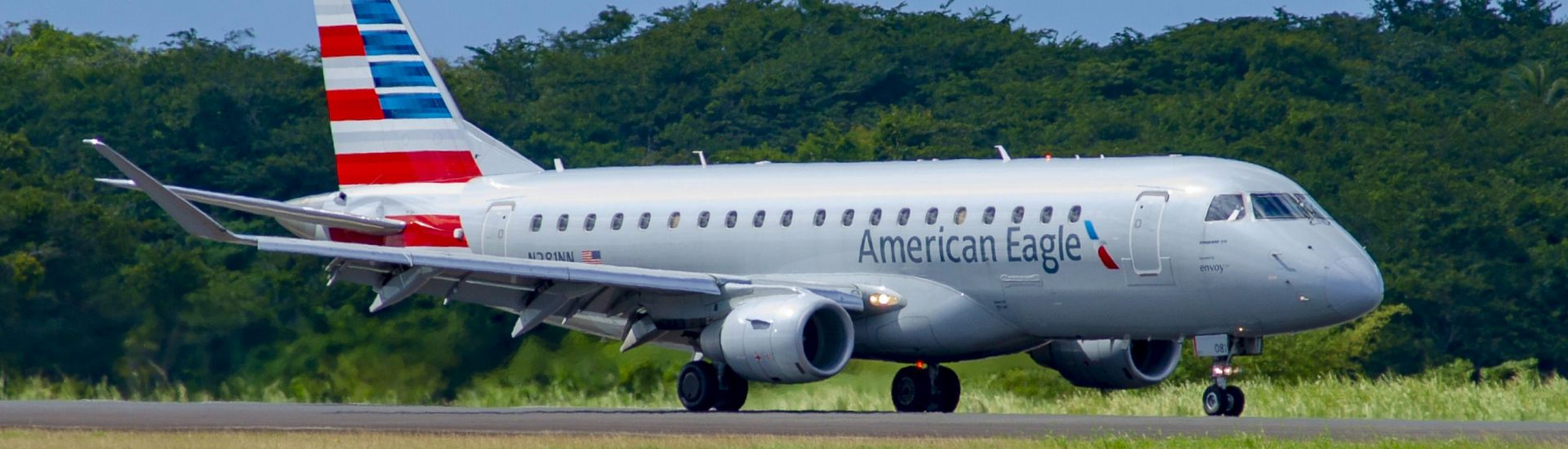 ERJ-175LR American Eagle N281NN