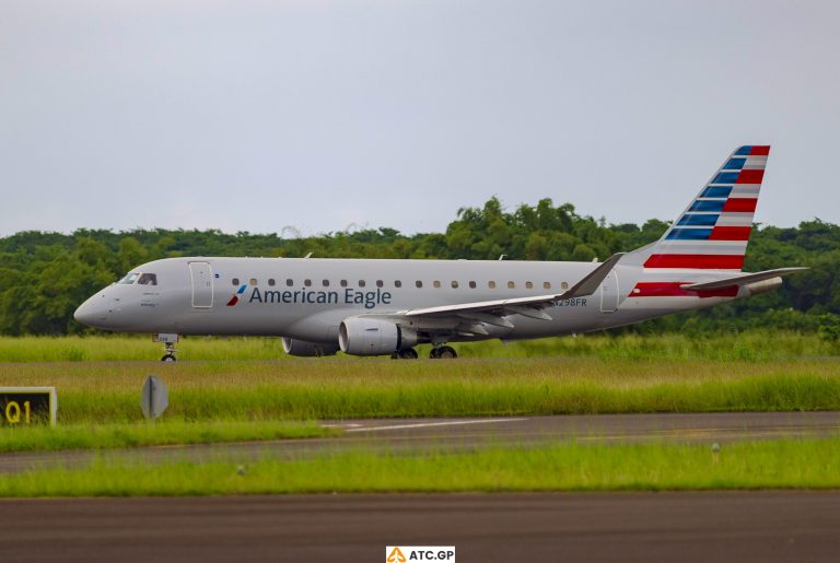 ERJ-175LR American Eagle N298FR