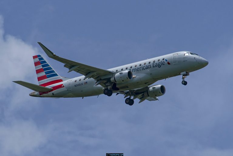 ERJ-175LR American Eagle N300LK