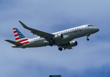 ERJ-175LR American Eagle N303DD