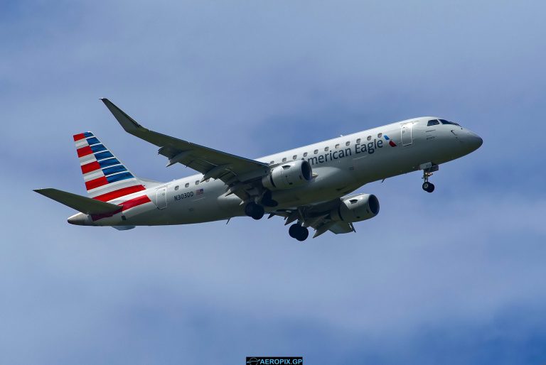 ERJ-175LR American Eagle N303DD