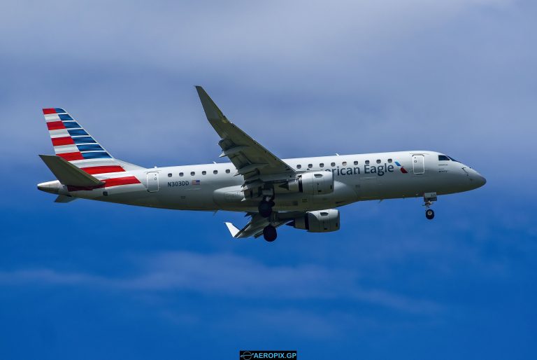 ERJ-175LR American Eagle N303DD