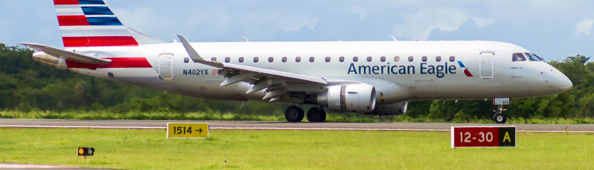 ERJ-175LR American Eagle N402YX