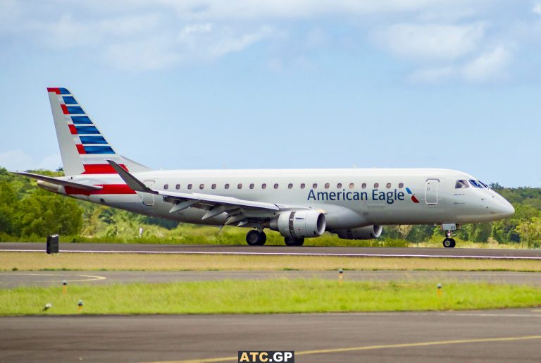 ERJ-175LR American Eagle N413YX