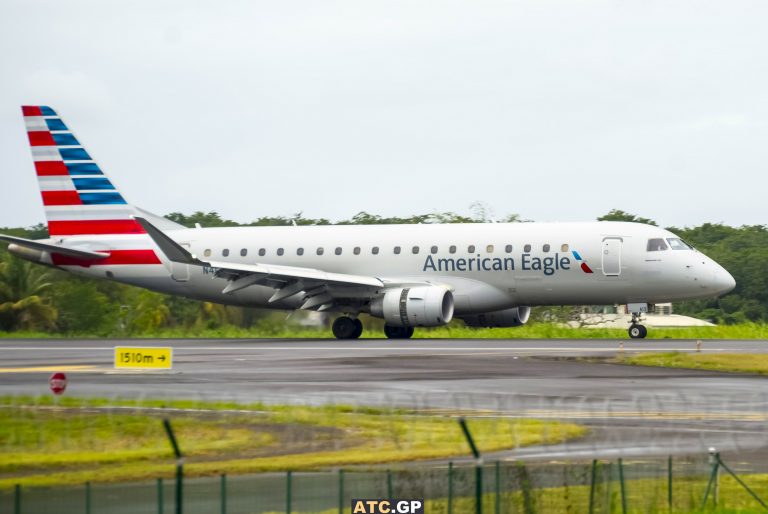 ERJ-175LR American Eagle N413YX