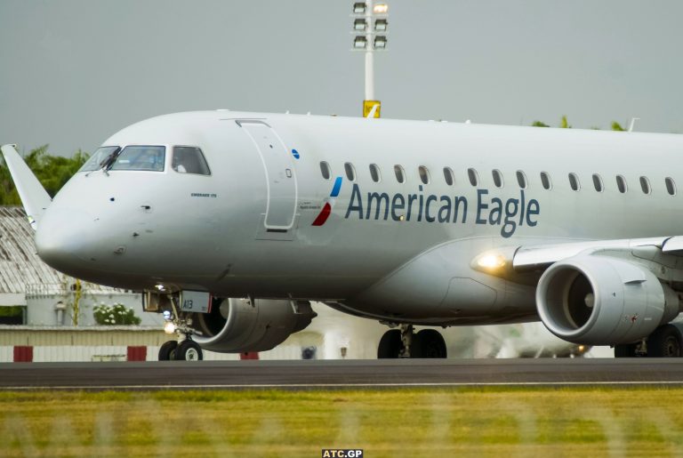 ERJ-175LR American Eagle N413YX