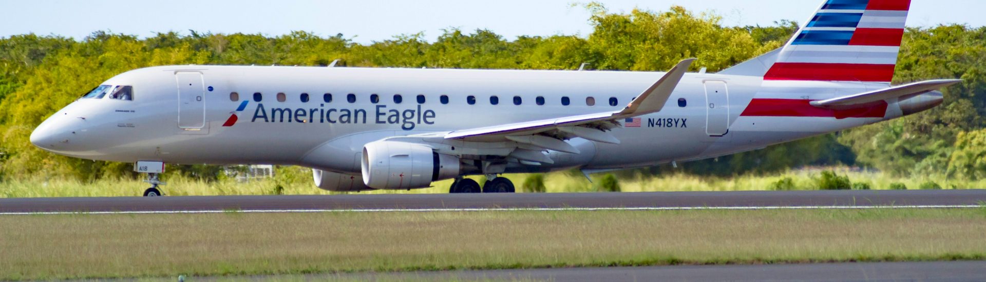 ERJ-175LR American Eagle N418YX