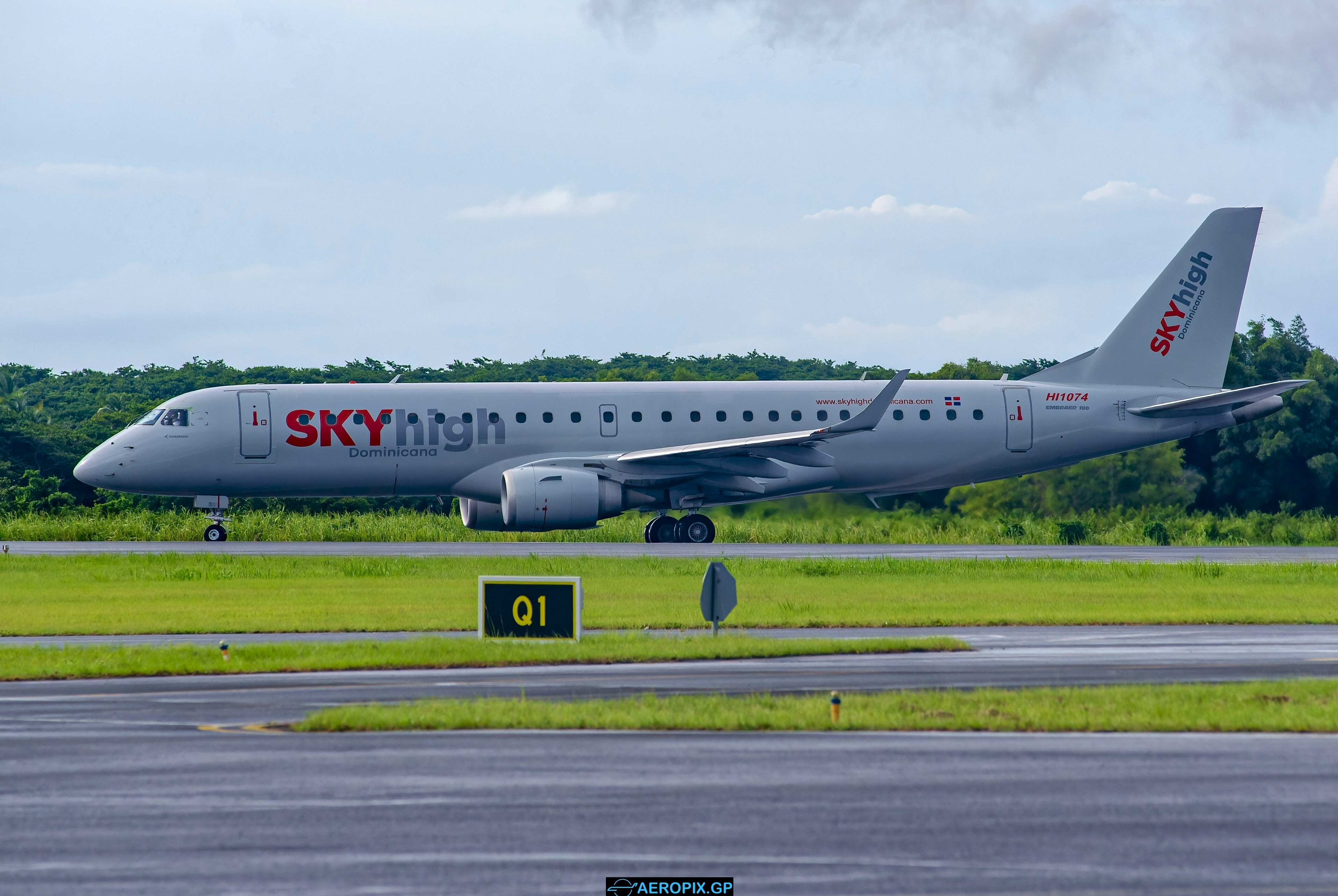 ERJ-190AR Sky High HI1074